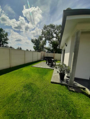 Mini VILLA Coup de Coeur avec Jacuzzi et Sauna Clim Jardin clos et parking sur place